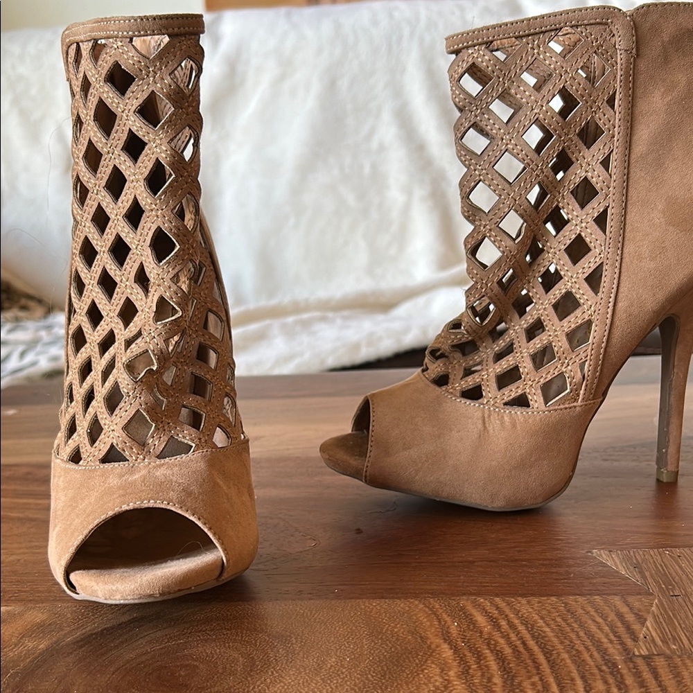 Elegant Tan Peep-Toe Heels